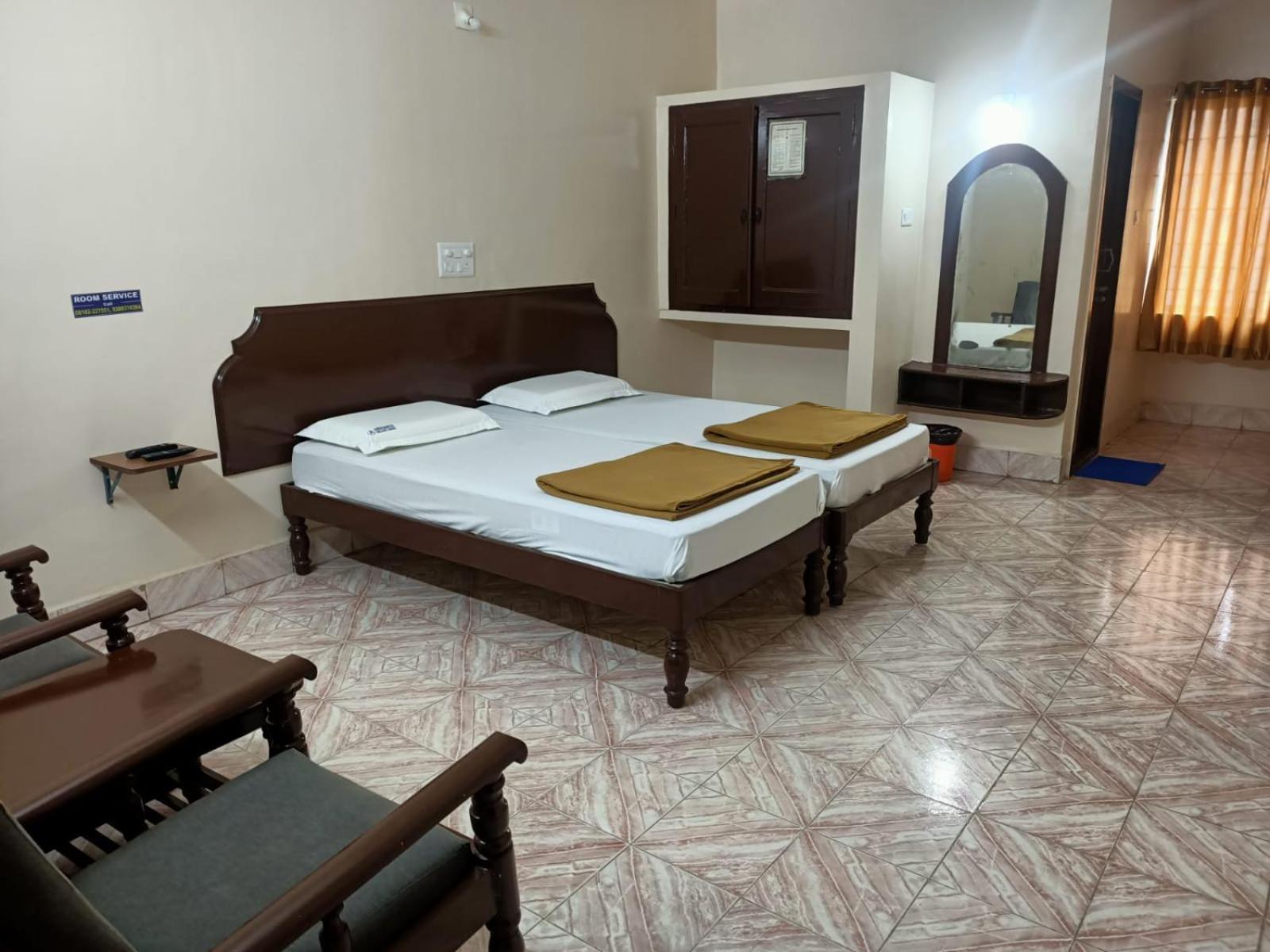 Arihanth Deluxe Lodge Shimoga Dış mekan fotoğraf
