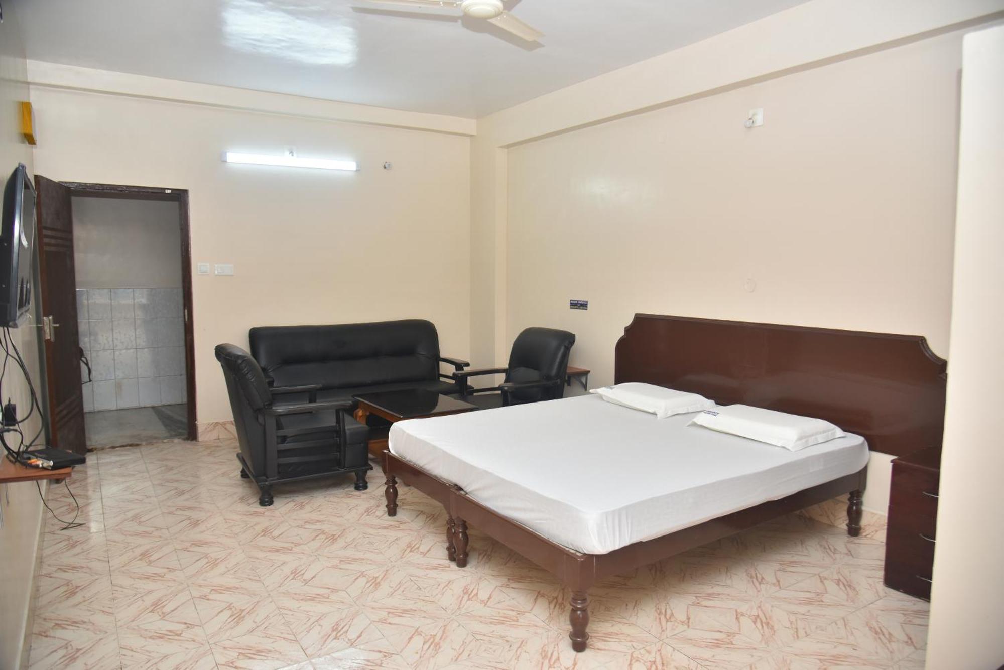 Arihanth Deluxe Lodge Shimoga Dış mekan fotoğraf